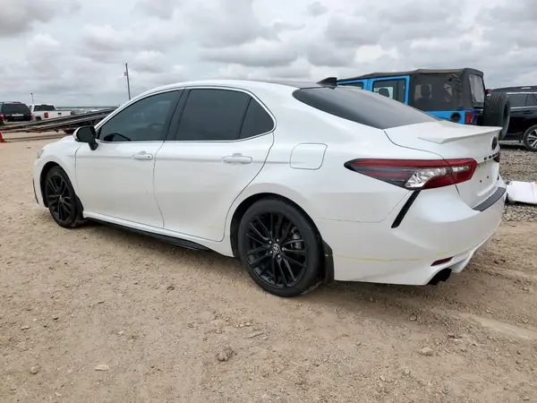 4T1K61AK2NU017049 2022 TOYOTA CAMRY - Image 2