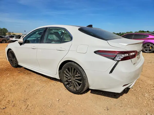 4T1K61AK2NU074271 2022 TOYOTA CAMRY - Image 2