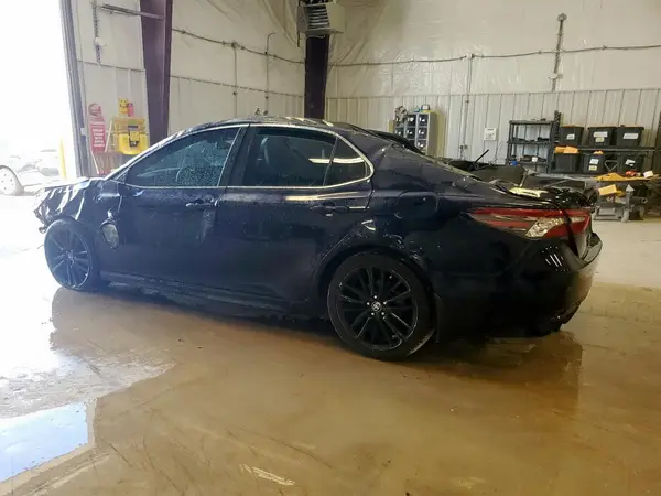 4T1K61AK2NU076702 2022 TOYOTA CAMRY - Image 2