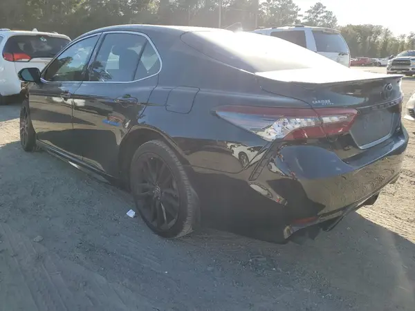 4T1K61AK2NU621300 2022 TOYOTA CAMRY - Image 2