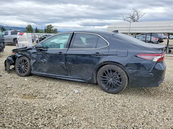 4T1K61AK2NU713930 2022 TOYOTA CAMRY - Image 2
