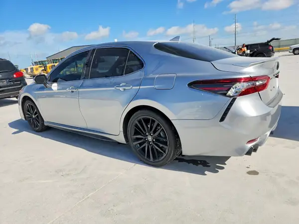 4T1K61AK2NU716861 2022 TOYOTA CAMRY - Image 2