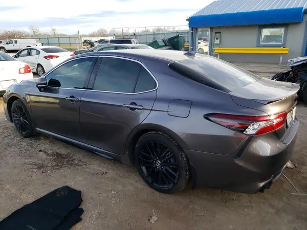 4T1K61AK2NU717508 2022 TOYOTA CAMRY - Image 2