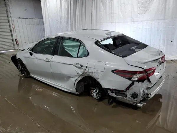 4T1K61AK2RU235093 2024 TOYOTA CAMRY - Image 2