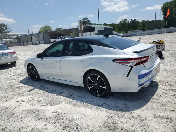 4T1K61AK3LU301075 2020 TOYOTA CAMRY - Image 2