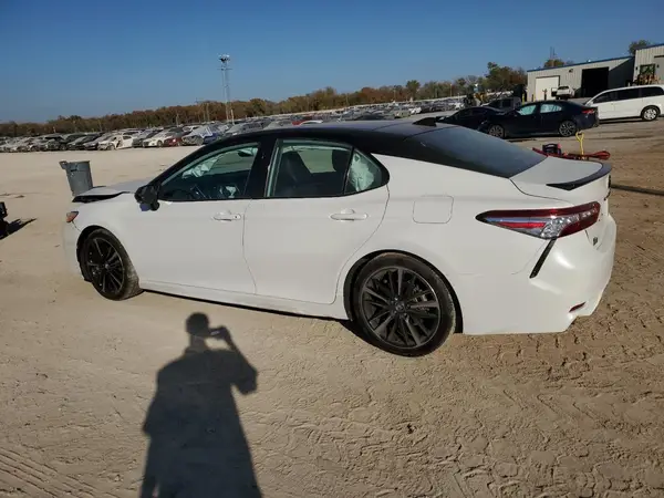 4T1K61AK3LU302680 2020 TOYOTA CAMRY - Image 2