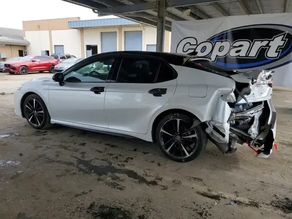 4T1K61AK3LU303781 2020 TOYOTA CAMRY - Image 2