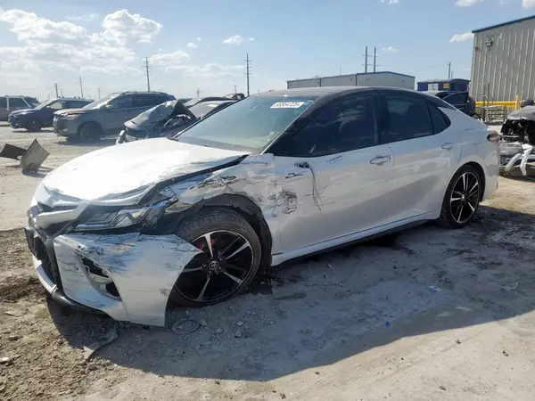 4T1K61AK3LU393272 2020 TOYOTA CAMRY - Image 1