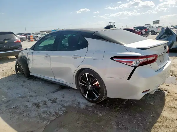 4T1K61AK3LU393272 2020 TOYOTA CAMRY - Image 2