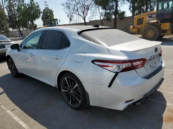 4T1K61AK3LU927581 2020 TOYOTA CAMRY - Image 2