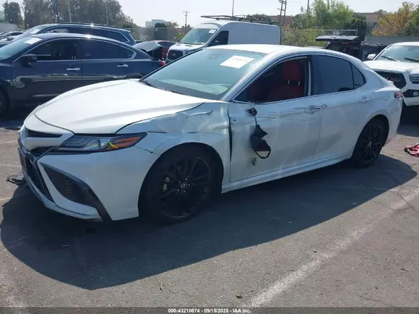 4T1K61AK3MU486925 2021 TOYOTA CAMRY - Image 2