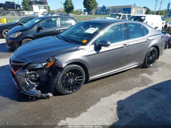 4T1K61AK3MU516585 2021 TOYOTA CAMRY - Image 2