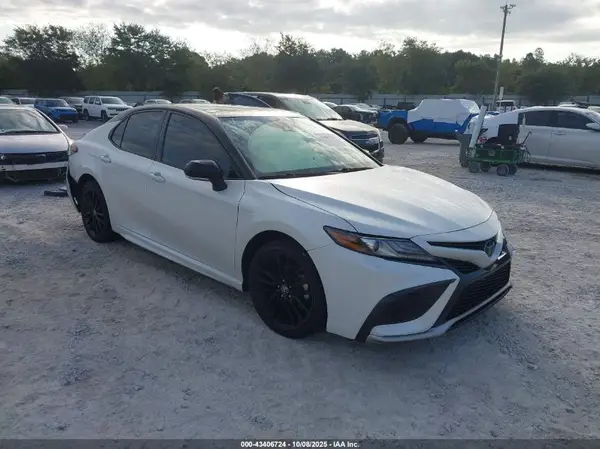 4T1K61AK3NU004486 2022 TOYOTA CAMRY - Image 1