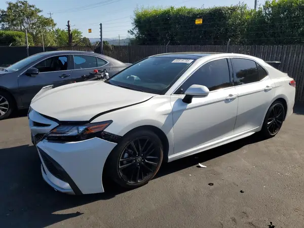 4T1K61AK3NU007405 2022 TOYOTA CAMRY - Image 1