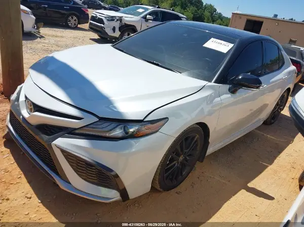 4T1K61AK3NU013236 2022 TOYOTA CAMRY - Image 2