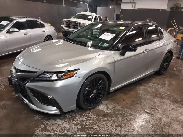 4T1K61AK3NU031350 2022 TOYOTA CAMRY - Image 2