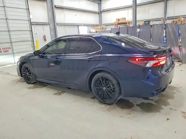 4T1K61AK3NU618275 2022 TOYOTA CAMRY - Image 2