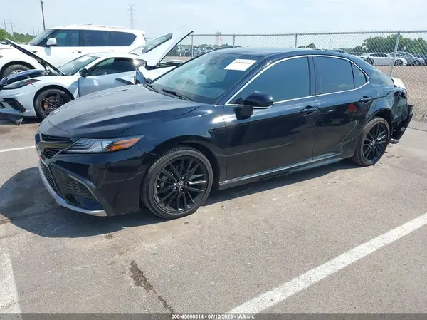 4T1K61AK3NU702760 2022 TOYOTA CAMRY - Image 2