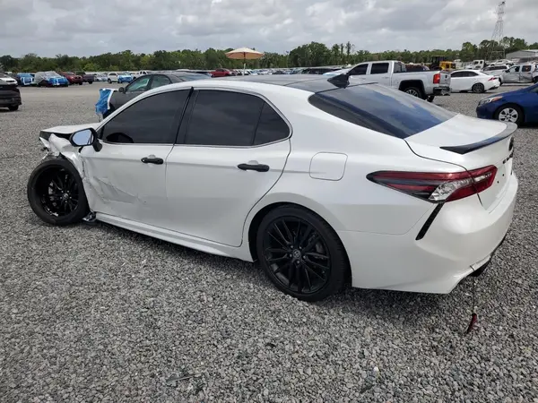 4T1K61AK3NU717159 2022 TOYOTA CAMRY - Image 2