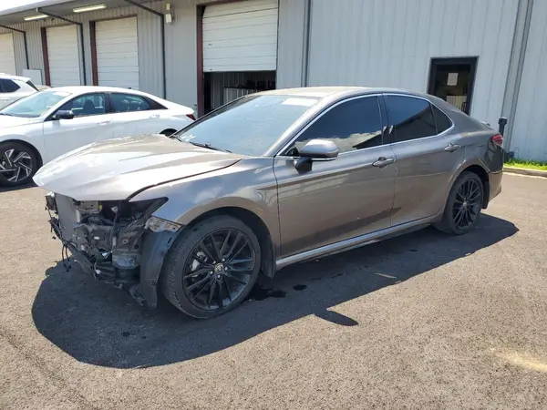 4T1K61AK3NU718733 2022 TOYOTA CAMRY - Image 1