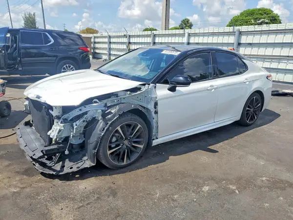 4T1K61AK4LU382698 2020 TOYOTA CAMRY - Image 1