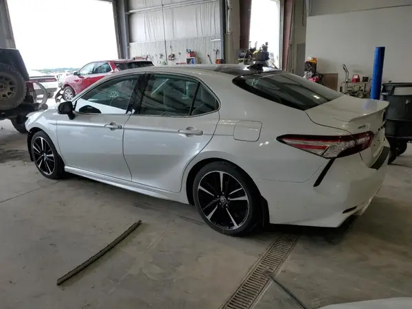 4T1K61AK4LU504637 2020 TOYOTA CAMRY - Image 2
