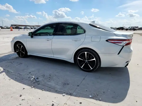 4T1K61AK4LU918596 2020 TOYOTA CAMRY - Image 2