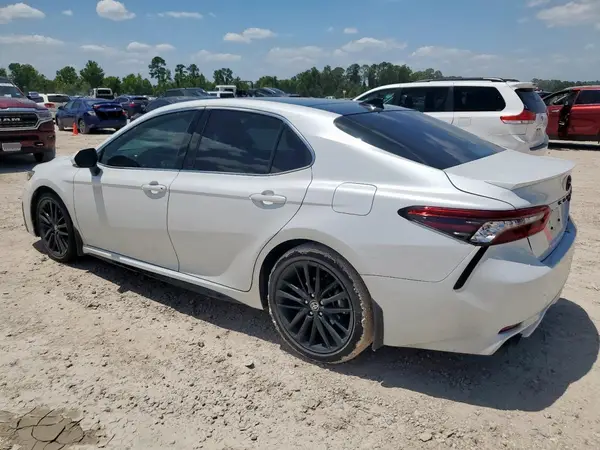 4T1K61AK4MU601323 2021 TOYOTA CAMRY - Image 2