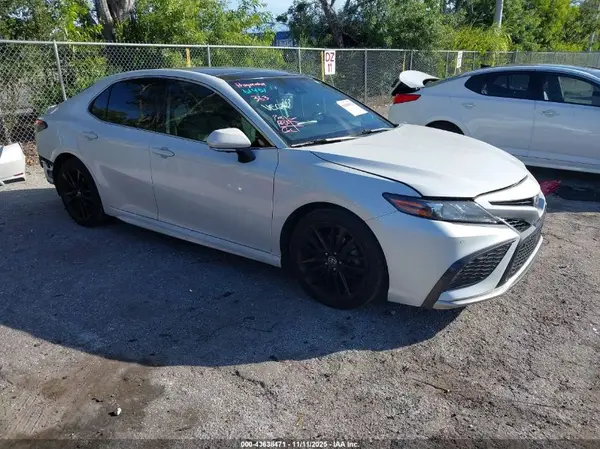 4T1K61AK4MU602794 2021 TOYOTA CAMRY - Image 1