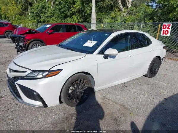 4T1K61AK4MU602794 2021 TOYOTA CAMRY - Image 2