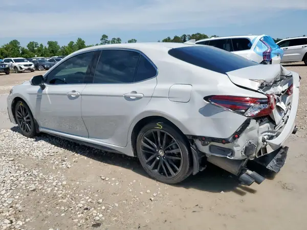 4T1K61AK4NU001063 2022 TOYOTA CAMRY - Image 2