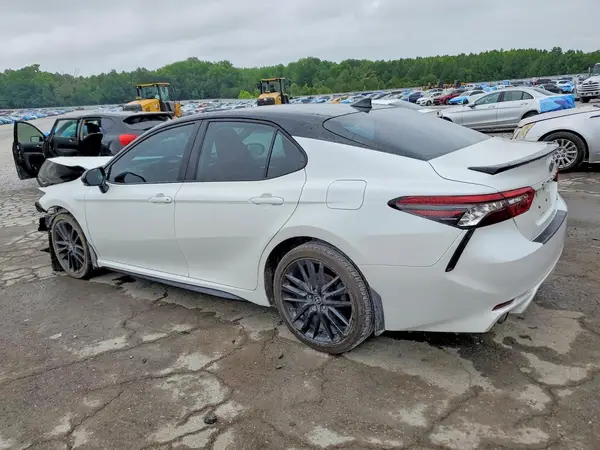 4T1K61AK4NU006831 2022 TOYOTA CAMRY - Image 2