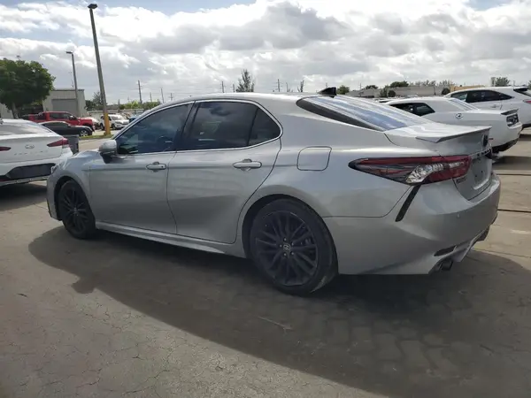 4T1K61AK4NU007560 2022 TOYOTA CAMRY - Image 2