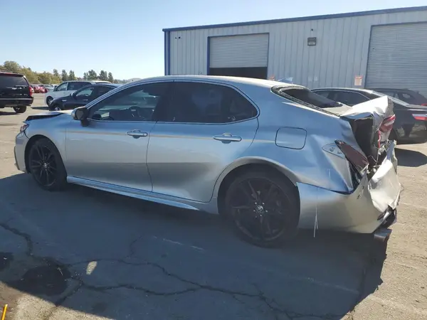 4T1K61AK4NU014301 2022 TOYOTA CAMRY - Image 2