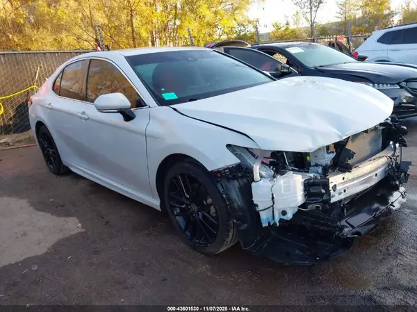 4T1K61AK4NU016856 2022 TOYOTA CAMRY - Image 1