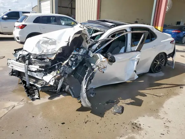 4T1K61AK4NU017456 2022 TOYOTA CAMRY - Image 1