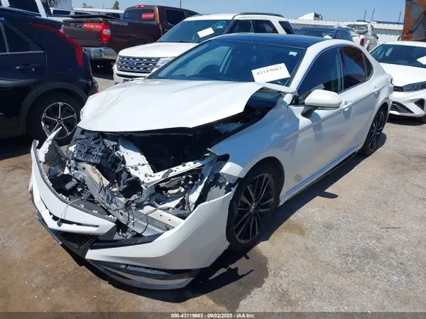 4T1K61AK4NU019014 2022 TOYOTA CAMRY - Image 2