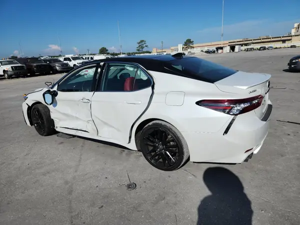 4T1K61AK4NU022611 2022 TOYOTA CAMRY - Image 2