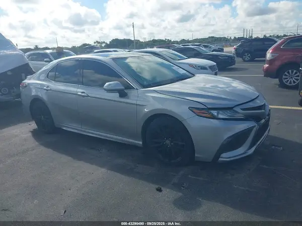 4T1K61AK4NU026576 2022 TOYOTA CAMRY - Image 1