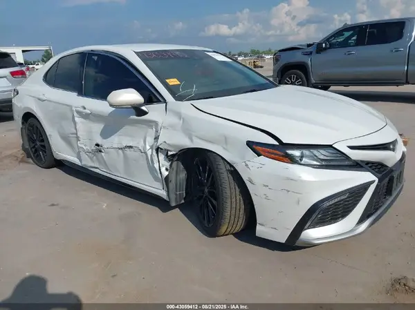 4T1K61AK4NU027288 2022 TOYOTA CAMRY - Image 1