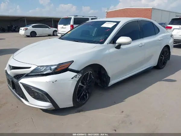 4T1K61AK4NU027288 2022 TOYOTA CAMRY - Image 2