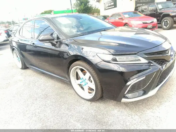 4T1K61AK4NU030076 2022 TOYOTA CAMRY - Image 1