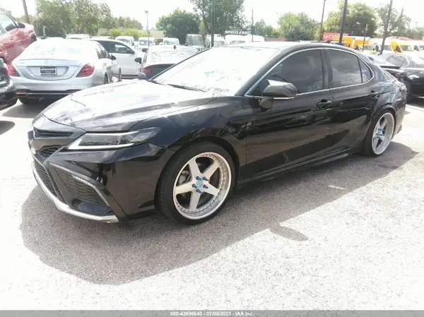 4T1K61AK4NU030076 2022 TOYOTA CAMRY - Image 2