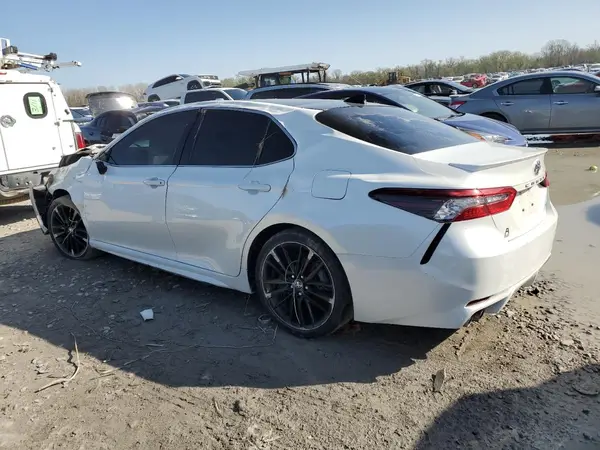 4T1K61AK4NU035715 2022 TOYOTA CAMRY - Image 2