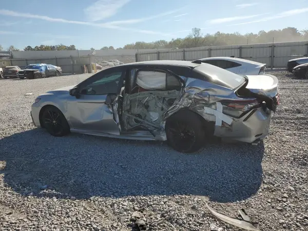 4T1K61AK4NU043572 2022 TOYOTA CAMRY - Image 2