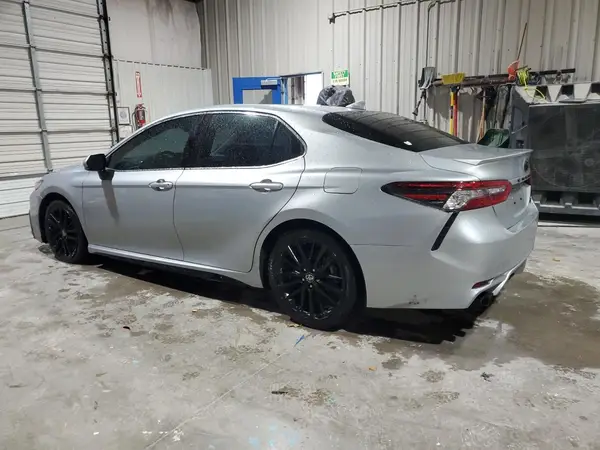 4T1K61AK4NU060842 2022 TOYOTA CAMRY - Image 2