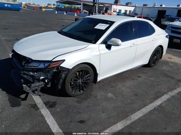 4T1K61AK4NU068343 2022 TOYOTA CAMRY - Image 2