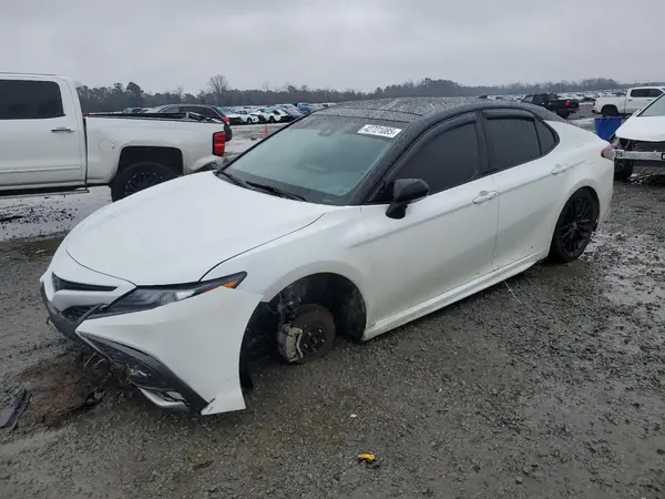 4T1K61AK4NU070884 2022 TOYOTA CAMRY - Image 1