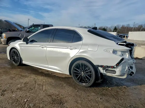 4T1K61AK4NU072084 2022 TOYOTA CAMRY - Image 2