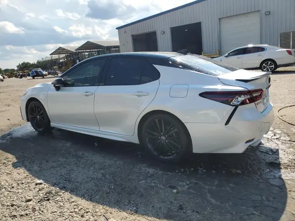 4T1K61AK4NU074711 2022 TOYOTA CAMRY - Image 2